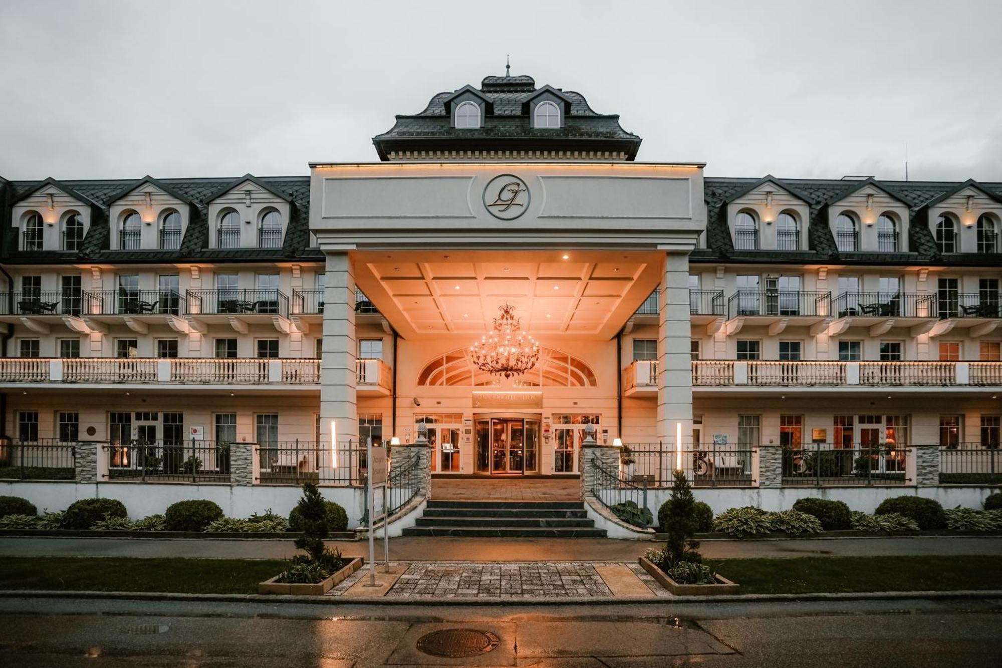 Grandhotel Lienz Business-Wellness & Gourmet ภายนอก รูปภาพ